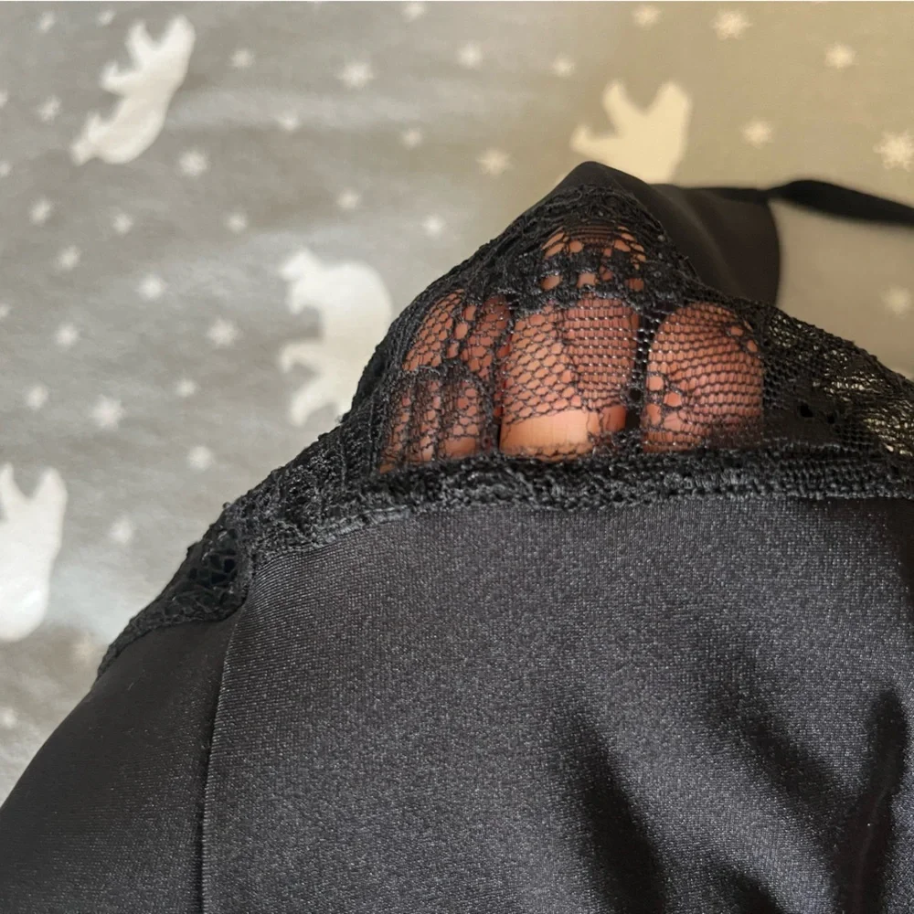 Lace Dellalo Leotard. - Picture 6 of 7